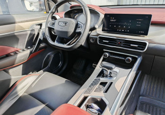 Подержанный автомобиль Geely Coolray 2022 года (10 фото)