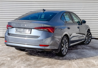 Подержанный автомобиль Skoda Octavia Liftback 2021 года (5 фото)