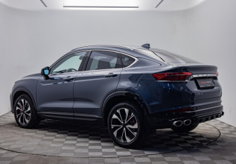 Подержанный автомобиль Geely Tugella 2023 года (3 фото)
