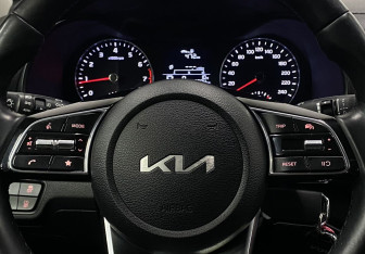 Подержанный автомобиль Kia Cerato Sedan 2021 года (14 фото)