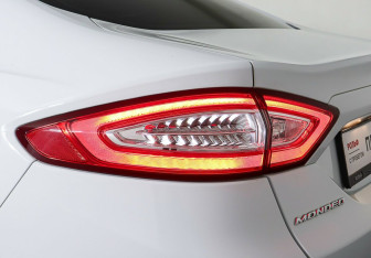 Подержанный автомобиль Ford Mondeo Sedan 2018 года (8 фото)