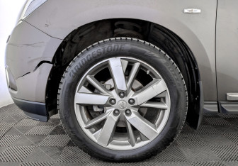 Подержанный автомобиль Nissan Pathfinder 2014 года (18 фото)