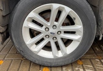 Подержанный автомобиль Ford Explorer 2013 года (16 фото)