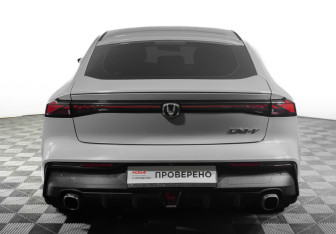 Подержанный автомобиль Changan UNI-V 2023 года (6 фото)