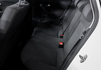 Подержанный автомобиль Volkswagen Polo Hatchback 2011 года (10 фото)