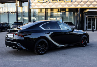 Подержанный автомобиль Lexus IS Sedan 2021 года (5 фото)