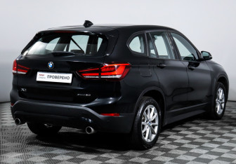 Подержанный автомобиль BMW X1 2020 года (5 фото)