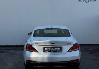 Подержанный автомобиль Genesis G70 2018 года (7 фото)