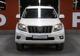 Подержанный автомобиль Toyota Land Cruiser Prado 2010 года (2 фото)