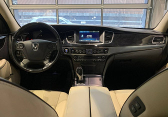 Подержанный автомобиль Hyundai Equus 2014 года (16 фото)
