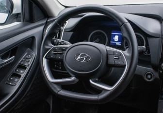 Подержанный автомобиль Hyundai Creta 2022 года (15 фото)