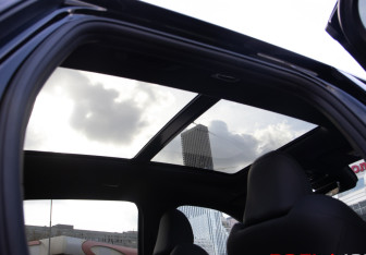 Подержанный автомобиль Geely Monjaro 2024 года (15 фото)