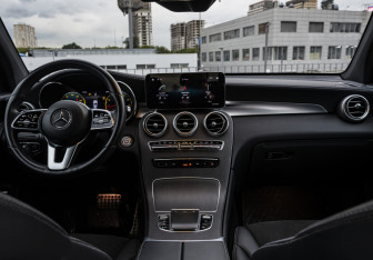 Подержанный автомобиль Mercedes-Benz GLC Coupe 2021 года (12 фото)