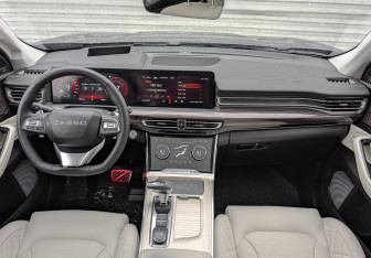 Подержанный автомобиль Exeed VX 2022 года (14 фото)