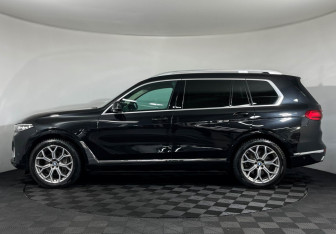 Подержанный автомобиль BMW X7 2019 года (5 фото)