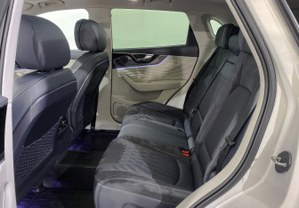 Подержанный автомобиль Hongqi HS5 2023 года (18 фото)