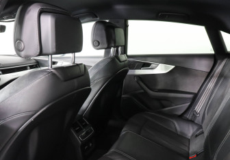 Подержанный автомобиль Audi A5 Liftback 2019 года (12 фото)