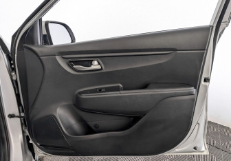 Подержанный автомобиль Kia Rio Hatchback 2020 года (23 фото)