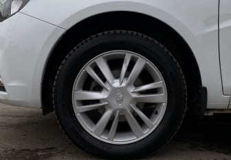 Подержанный автомобиль LADA (ВАЗ) Vesta Sedan 2019 года (9 фото)