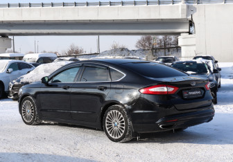 Подержанный автомобиль Ford Mondeo Sedan 2015 года (7 фото)