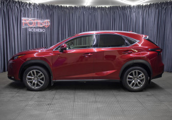 Подержанный автомобиль Lexus NX 2015 года (8 фото)
