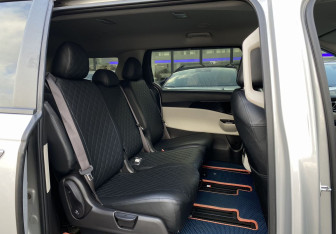 Подержанный автомобиль Kia Carnival 2021 года (28 фото)