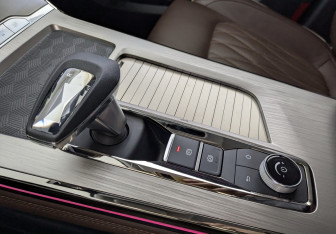 Подержанный автомобиль Exeed VX 2022 года (17 фото)