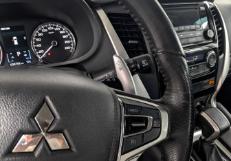 Подержанный автомобиль Mitsubishi Pajero Sport 2018 года (25 фото)