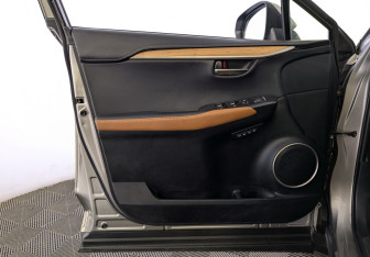 Подержанный автомобиль Lexus NX 2018 года (19 фото)