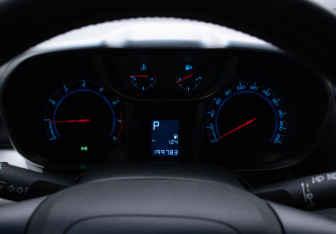 Подержанный автомобиль Chevrolet Orlando 2012 года (13 фото)