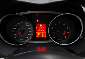 Подержанный автомобиль Mitsubishi Outlander 2007 года (13 фото)