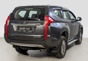 Подержанный автомобиль Mitsubishi Pajero Sport 2018 года (5 фото)