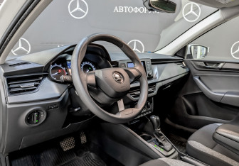 Подержанный автомобиль Skoda Rapid Liftback 2021 года (16 фото)