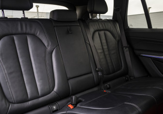 Подержанный автомобиль BMW X5 2021 года (13 фото)