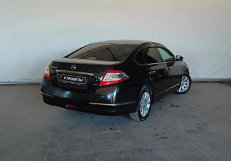 Подержанный автомобиль Nissan Teana 2011 года (5 фото)