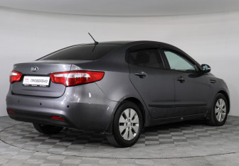 Подержанный автомобиль Kia Rio Sedan 2013 года (6 фото)