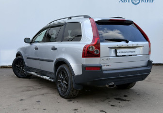Подержанный автомобиль Volvo XC90 2005 года (7 фото)