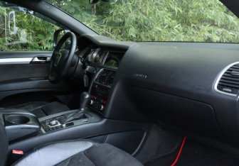 Подержанный автомобиль Audi Q7 2007 года (9 фото)