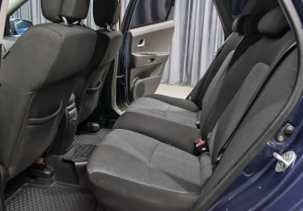 Подержанный автомобиль Kia Ceed Hatchback 2010 года (10 фото)