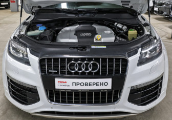 Подержанный автомобиль Audi Q7 2014 года (9 фото)