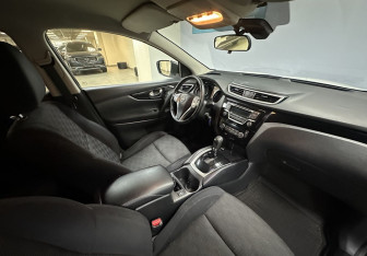 Подержанный автомобиль Nissan Qashqai 2016 года (17 фото)