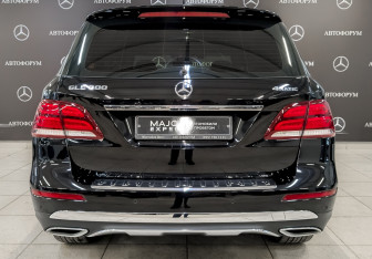 Подержанный автомобиль Mercedes-Benz GLE 2017 года (6 фото)