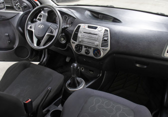 Подержанный автомобиль Hyundai i20 2009 года (11 фото)