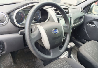 Подержанный автомобиль Datsun mi-DO 2015 года (11 фото)