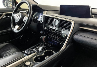 Подержанный автомобиль Lexus RX 2017 года (9 фото)