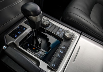 Подержанный автомобиль Toyota Land Cruiser Suv 2019 года (21 фото)