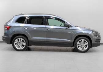 Подержанный автомобиль Skoda Karoq 2021 года (4 фото)