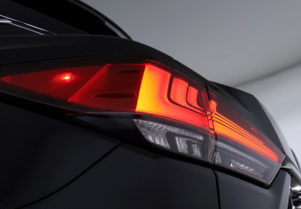 Подержанный автомобиль Lexus RX 2021 года (22 фото)