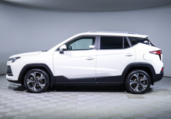 Подержанный автомобиль Москвич 3 2023 года (8 фото)