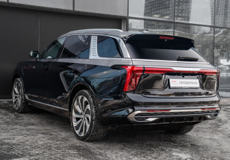 Подержанный автомобиль Hongqi E-HS9 2023 года (7 фото)